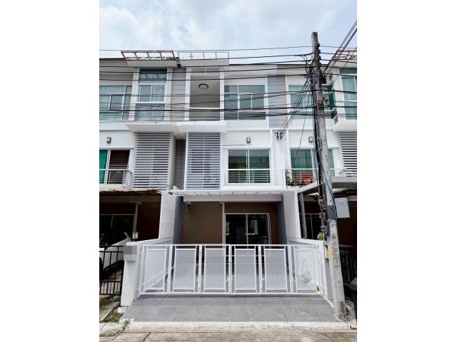 ขายทาวน์โฮม 3 ชั้น เดอะเมโทร พระราม 9 บ้านสวยพร้อมอยู่ ใกล้มหาวิทยาลัยเอแบค (N.1809)