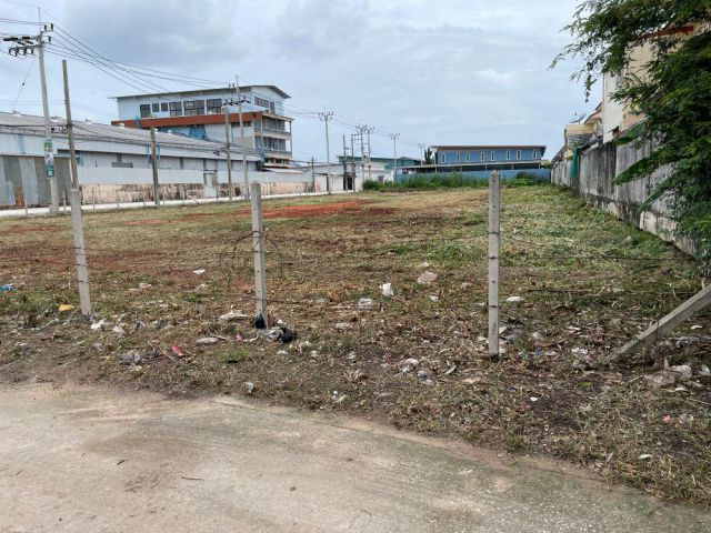 ขายที่ดินถมแล้ว แปลงสวย ขนาด 608 ตรว. ติดถนน 2 ด้าน บางกะดี่ 19 แยก 8 และ เทียนทะเล 20 แยก 14 ใกล้ถนนวงแหวนกาญจนาภิเษก