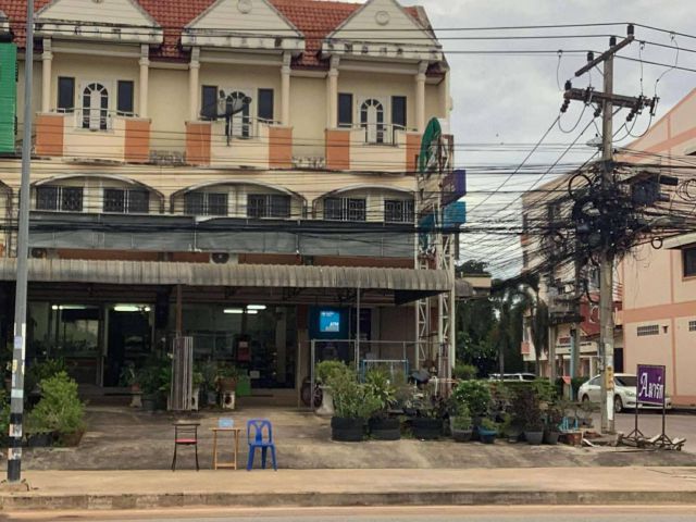 ขายถูกมาก!! อาคารพาณิชย์ 3 ชั้น 3 คูหา ติดถนนใหญ่ อ.กันทรวิชัย จ.มหาสารคาม ใกล้ ม.มหาสารคาม เพียง 1 นาที