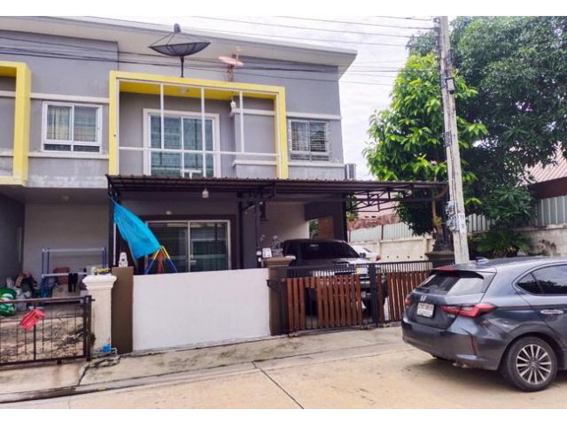 ขายทาวน์เฮ้าส์ หมู่บ้านนิรันดร์วิลล์ 10 บางนา-ตราด เนื้อที่ 32.7 ตร.ว. 2 ชั้น 3 นอน 2 น้ำ