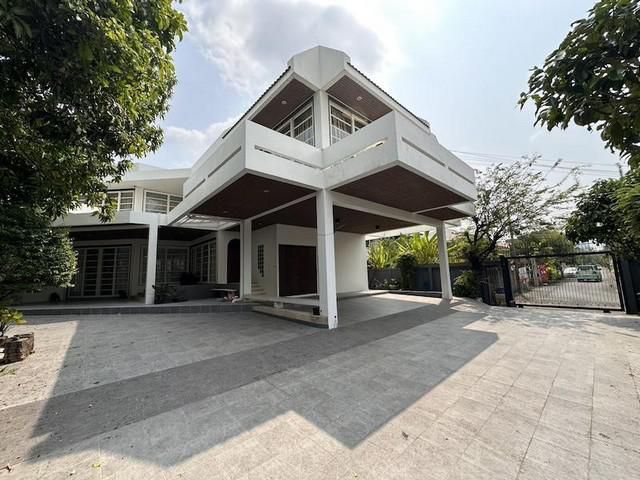 PB5599 ให้เช่าบ้านเดี่ยว ซอยปรีดีพนมยงค์14 ขนาด 4ห้องนอน 5ห้องน้ำ เหมาะอยู่อาศัยหรือทำโฮมออฟฟิศ