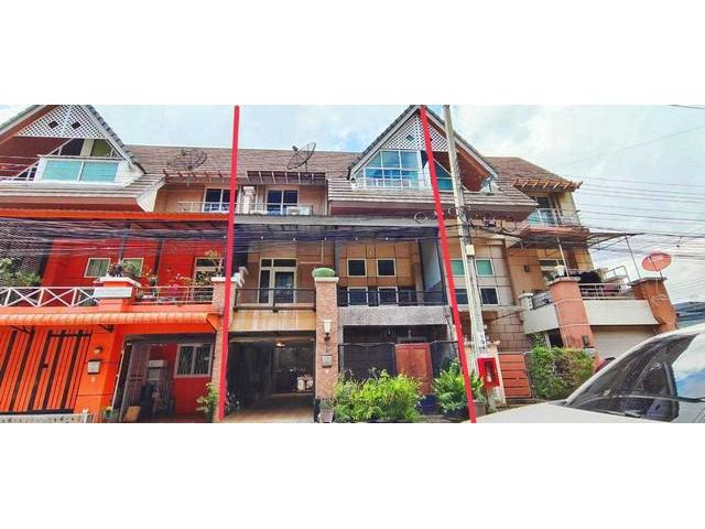 ขายทาวน์โฮม 3 ชั้น เมอริทเพลส  Merit Place เฟส 2 ลาดพร้าว 87