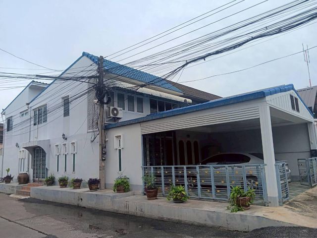 ขายด่วน ทาวน์โฮม 2 ชั้น หลังมุม กลางเมืองนครปฐม เนื้อที่ 44 ตร.ว.