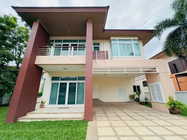 ให้เช่าบ้านเดี่ยว เดอะบูเลอวาร์ด ศรีราชา 4 ห้องนอน ที่จอดรถ 4 คัน