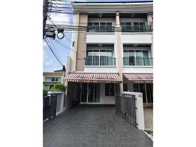 ให้เช่าทาวน์โฮม 3 ชั้นหลังมุม 3 ห้องนอน บ้านกลางเมือง นาคนิวาส 34