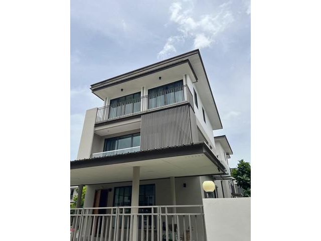 ให้เช่า ขาย บ้านเดี่ยว 3ชั้น โครงการAQ ARBOR เฉลิมพระเกียติ ร.9 ซ