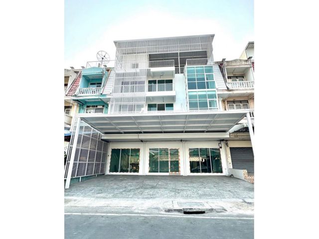 ให้เช่าอาคารพาณิชย์ 3 คูหา 4.5 ชั้น รามคำแหง สถานีแยกลำสาลี