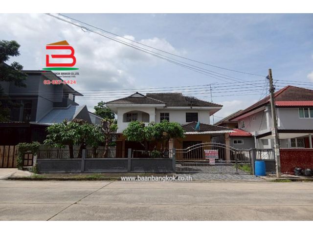 บ้านเดี่ยว หมู่บ้าน พนาสนธิ์ การ์เด้นโฮม 3 (ร่มเกล้า 15) เนื้อที่ 69.4 ตร.ว แขวงแสนแสบ เขตมีนบุรี กรุงเทพมหานคร