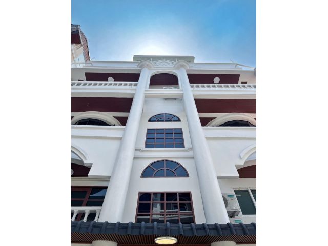 (Owner Post) ปล่อยเช่า WHITE MANSION – บ้าน 5 ชั้นหรู ใจกลางกรุงเทพฯ ทองหล่อซอย 25 ใกล้บีทีเอส โทร 06-3559-5941