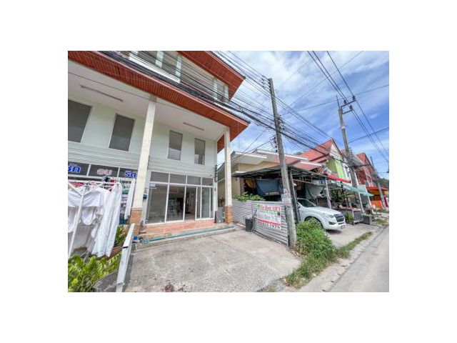 ขายตึกแถว ห้องริม 2.5 ชั้น อาคารพาณิชย์ขายถูกติดถนนบางรักษ์สมุย