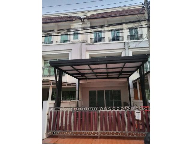 ให้เช่าทาวน์โฮม 3 ชั้น 3 ห้องนอน หมู่บ้านกลางเมือง เออร์บาเนี่ยน พระราม9-วงแหวน ถนนกรุงเทพกรีฑา ใกล้ Wellington College