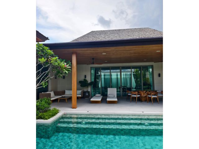 ขายบ้านพูลวิลล่าถลางใกล้ทะเล พร้อมเข้าอยู่ทันทีเนื้อที่ 187 ตรว. 4ห้องนอน 4ห้องน้ำ จ.ภูเก็ต