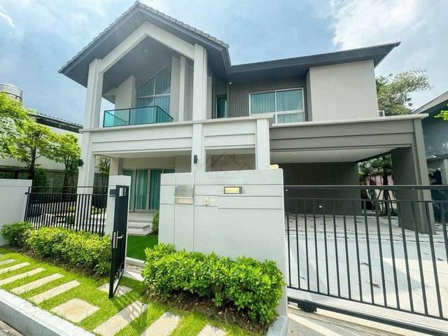 ให้เช่าบ้าน 395 ตรม. บางกอก บูเลอวาร์ด ซิกเนเจอร์ ลาดพร้าว-เสรีไท