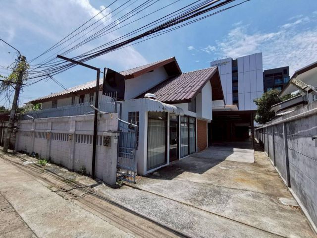 HR680802 ให้เช่าบ้านเดี่ยว ทำเลทอง  ซอยลาดพร้าว 44 — ห่างรถไฟฟ้าภาวนาเพียง 100 เมตร