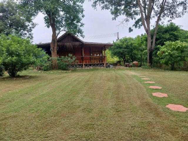 ขายที่ดินบ้านโป่ง จ.ราชบุรี ใกล้ทางด่วนสาย 81 บางใหญ่-กาญจนบุรี ที่ดินติดน้ำ โฉนดครุฑแดง (น.ส. 4 จ.) พร้อมโอนกรรมสิทธิ์