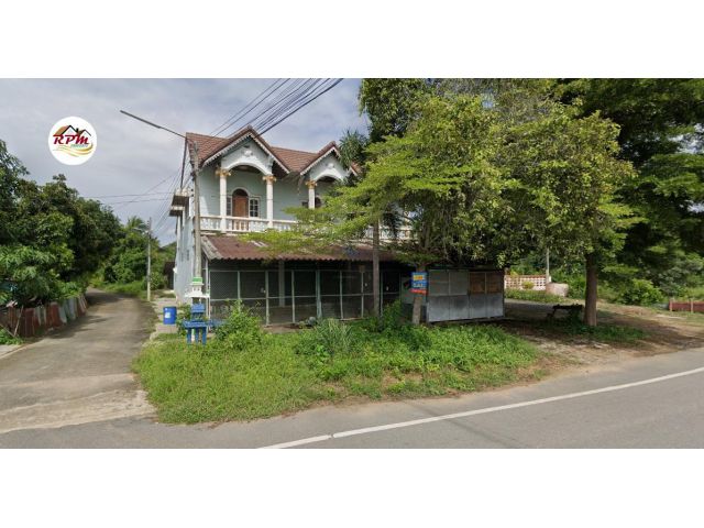 ขายทาวน์เฮ้าส์ 2 ชั้น เนื้อที่ 241.4 ตรว 3 คูหาติดกัน อ.สรรคบุรี จ.ชัยนาท