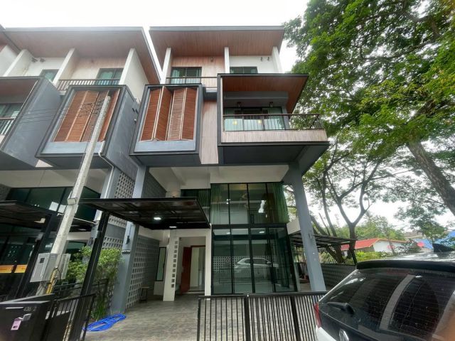 Rent/Sale Home Office 4 ชั้น วงแหวนรอบสอง  ใกล้ศูนย์ราชการ พร้อมกับวิวดอยสุเทพ เชียงใหม่