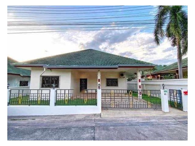 H799 ให้เช่าหรือขายบ้านเดี่ยวชั้นเดียว ในโครงการ หมู่บ้านเงียบสงบ ย่านหนองปลาไหล พัทยา