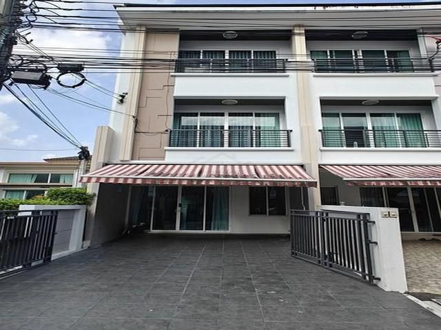 ให้เช่า ทาวน์โฮม 3 ชั้น โครงการ บ้านกลางเมือง ลาดพร้าว71 นาคนิวาส