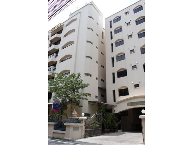 BAAN ARTHIT Service Apartment สุขุมวิท 49