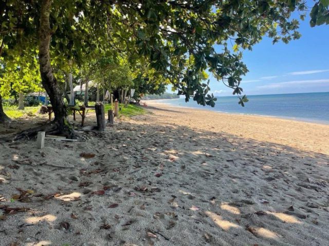 ขายที่ดินติดทะเล เนื้อที่ 23 ไร่ คลองโขง เกาะลันตา ติดทะเล หาดทรายสวยงาม ใกล้รีสอร์ตดังๆในเกาะ เหมาะทำร้านอาหาร, รีสอร์ต