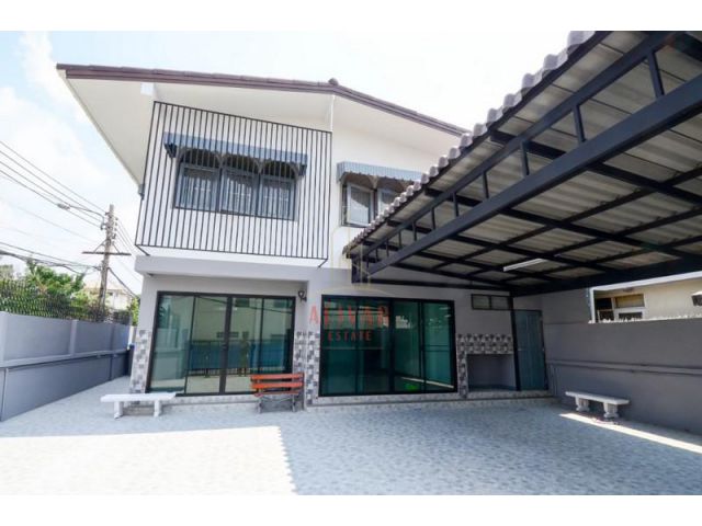 ให้เช่า บ้านเดี่ยว 2ชั้น 3ห้องนอน ย่าน โชคชัย4 เหมาะสำหรับ Home o