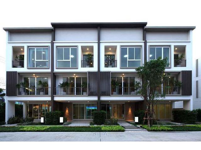 เช่า TownHome แยกรัชดา-ลาดพร้าว เช่าเดือนละ 68,000 บาท