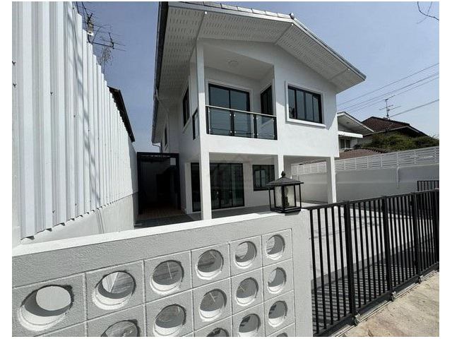 ขายบ้านเดี่ยว 2 ชั้น 49 ตรว. พื้นที่ 200 ตรม. รามอินทรา 34 ใกล้ทา