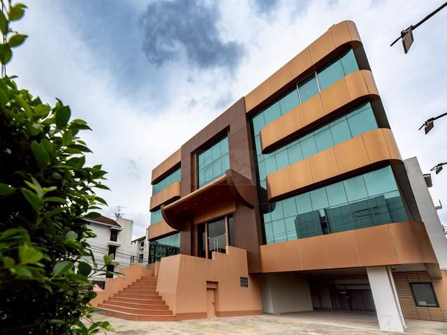 ให้เช่าอาคาร 5ชั้น 1500ตรม.ทาวน์อินทาวน์ เลียบด่วน ตกแต่งใหม่ พร้