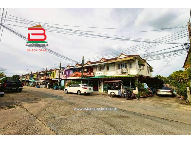 ทาวน์เฮาส์ หมู่บ้านเค.ซี. 2 เนื้อที่19 ตรว. ซอยหทัยราษฎร์ 39 สามวาตะวันตก คลองสามวา กรุงเทพมหานคร