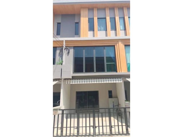 ให้เช่าทาวน์โฮม 3 ชั้น ย่านพัฒนาการตัดใหม่ Eigen Premium Townhome ซอยพัฒนาการ 99 เฟอร์ครบ 4 ห้องนอน ใกล้สวนหลวง ร.9