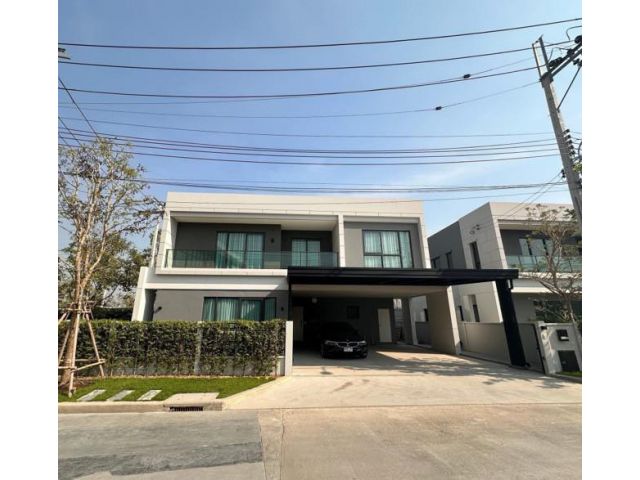 ให้เช่าบ้านเดี่ยว 2 ชั้น Centro บางนา บ้าน size ใหญ่สุด 4 ห้องนอน วิวสระว่ายน้ำ เฟอร์ครบพร้อมอยู่ ใกล้ Mega บางนา