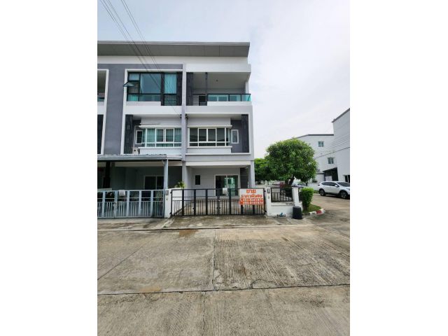 พิเศษ! ทาวน์โฮม 3ชั้น  หลังมุม : เดอะริคโค่ ทาวน์ วัชรพล  (The Ricco Town Watcharapol) ซ.ร่วมมิตรพัฒนา(ห้าแยกวัชรพล)