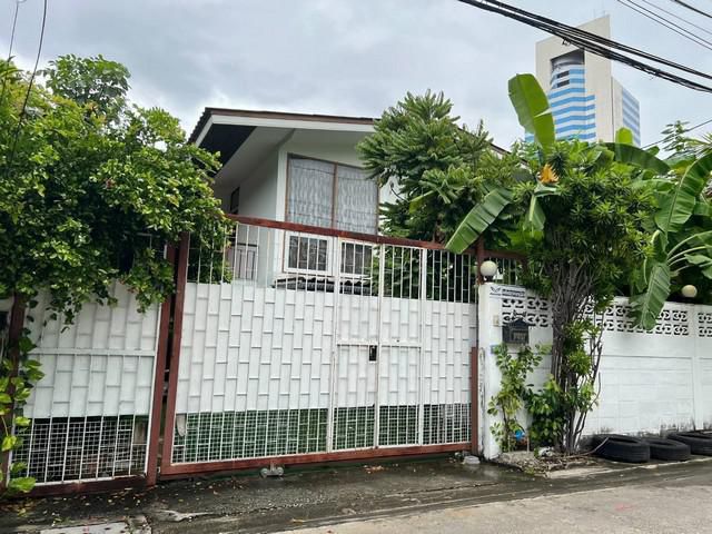 3 ห้องนอน 4 ห้องน้ำ 1 ห้องรับแขก หลังการบินไทย ซอยวิภาวดี 20
