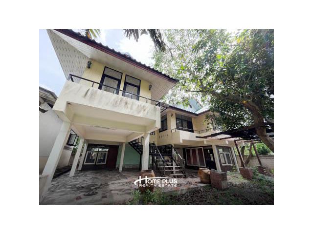 ที่ดินพร้อมบ้านเดี่ยว 2 ชั้นซอยชมวิหค ตำบลคลอง5 ปทุมธานี