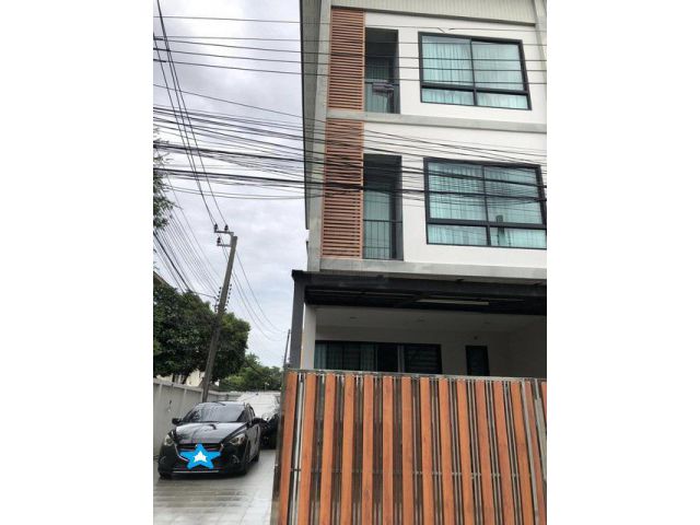 ขายทาวน์โฮม 3 ชั้น หลังมุม 42 ตรว. 4 ห้องนอน ปุณณวิถี31 สุขุมวิท1