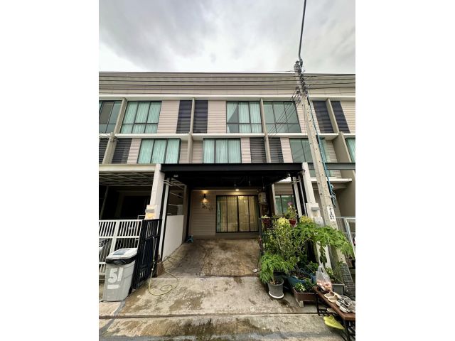 Townhome 3 ชั้น 3 นอน 3 น้ำ
