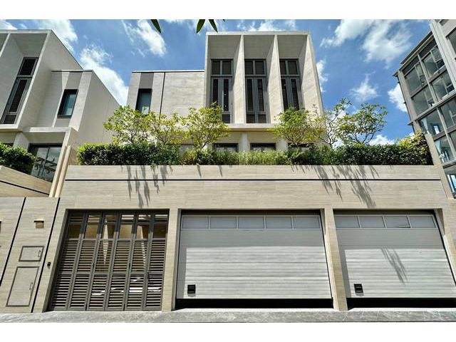 ขายบ้านเดี่ยว 3 ชั้น สไตล์ Modern โครงการ BAAN CHAN