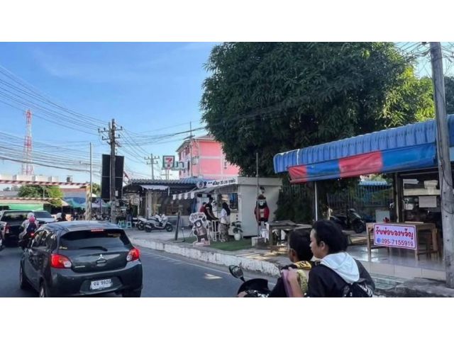 ขายด่วนที่สุด ขายที่ดินพร้อมสิ่งปลูกสร้าง เนื้อที่ 1ไร่2งาน 53ตร.วา ห้องเช่า20ห้อง เป็นร้านค้าส่วนใหญ่ ขายยก 25.5ล้านบาท