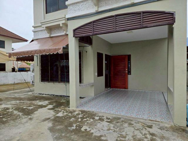 U1365 ให้เช่าบ้านเดี่ยว 2 ชั้น หมู่บ้านพรธิสาร 8 ถนนธัญบุรี ปทุมธานี บ้านรีโนเวทใหม่ทั้งหลัง บ้านมีพื้นที่รอบบ้าน ทำเลดี
