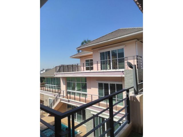ขายที่บ้านหรูหลังใหญ่สไตล์ Pool-Villa ถนนพระราม 5 ชุมชนเงียบสงบสังคมบ้านเดี่ยวคนไม่พลุกพล่าน