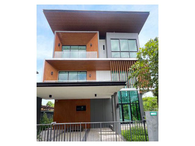 บ้านในโครงการหรู เอกลักษณ์สันทราย บ้านแปลงมุม ซื้อทำใหม่ ขายต่อกำ