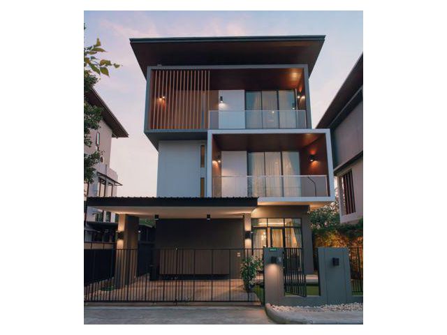 บ้านเดี่ยวในโครงการหรู ใกล้เซ็นเฟสฯ ดีไซน์ทันสมัย เงียบสงบ เป็นส่