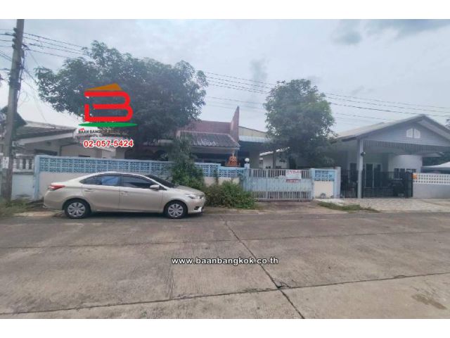 บ้านเดี่ยว โชคชัย 4 ซอย 36 เนื้อที่ 52 ตร.ว ใกล้เซ็นทรัลอีสต์วิลล์ แขวงลาดพร้าว เขตบางกะปิ กรุงเทพมหานคร