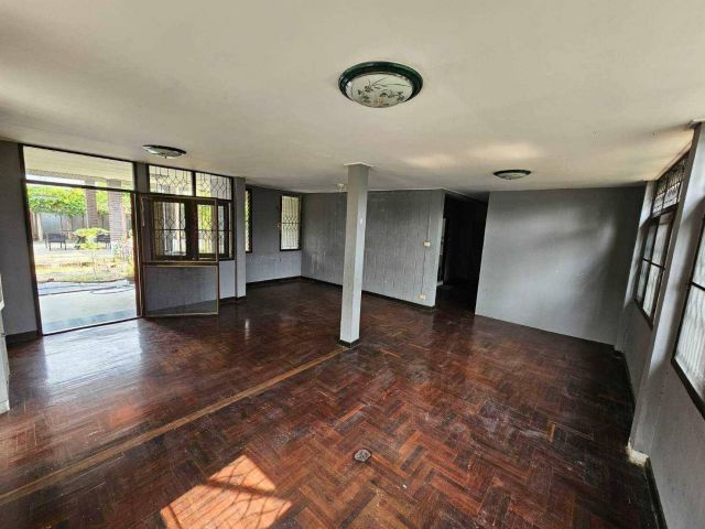 Sale and Rent Garden House in the Heart of the City near Central Latphrao shopping mall and Chatuchak park markets