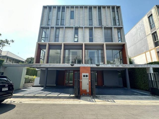 ขายทาวน์โฮม 3ชั้น โครงการ Dhepa รามคำเเหง 118 ใกล้ โรงเรียนนานาชาติ