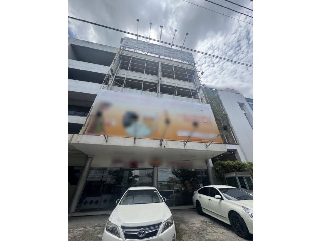 ขาย / เช่า อาคารพาณิชย์ 5 ชั้น 2 คูหา ราคามิตรภาพ ติดถนนพระราม 9 เขตสวนหลวง ด้านหลังติดถนน ซอยหมู่บ้านเสรี7 แยก 6