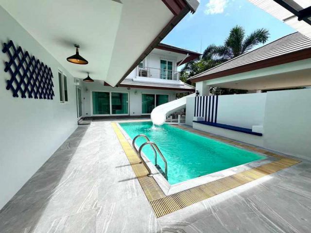 H819 ขาย Seabreeze Pool Villa Pattaya หมู่บ้านติดทะเล