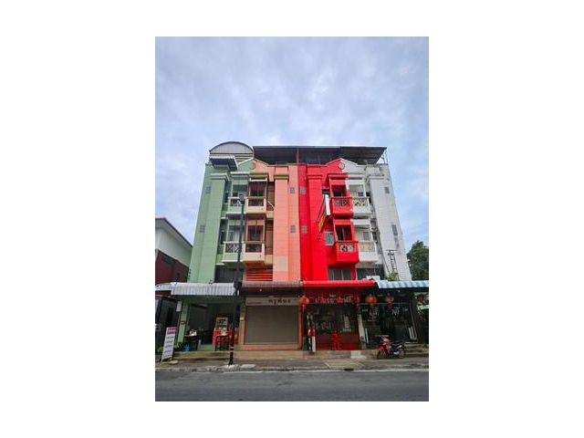 ขายตึกแถว / อาคารพาณิชย์ 3 ชั้นครึ่ง 20 ตร.วา ใจกลางเมืองโคราช