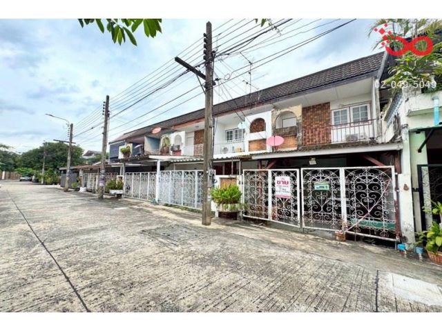 ขายทาวน์เฮาส์ 2 ชั้น จตุจักร  รัชดาภิเษก 42 ใกล้ MRT รัชโยธิน ราคาถูก